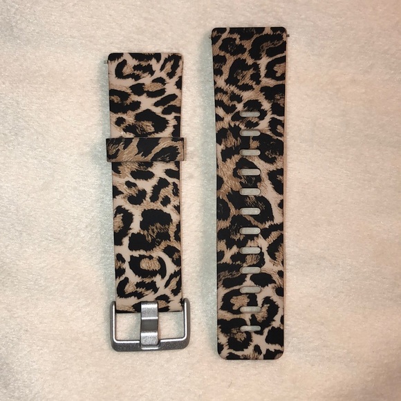leopard fitbit versa band